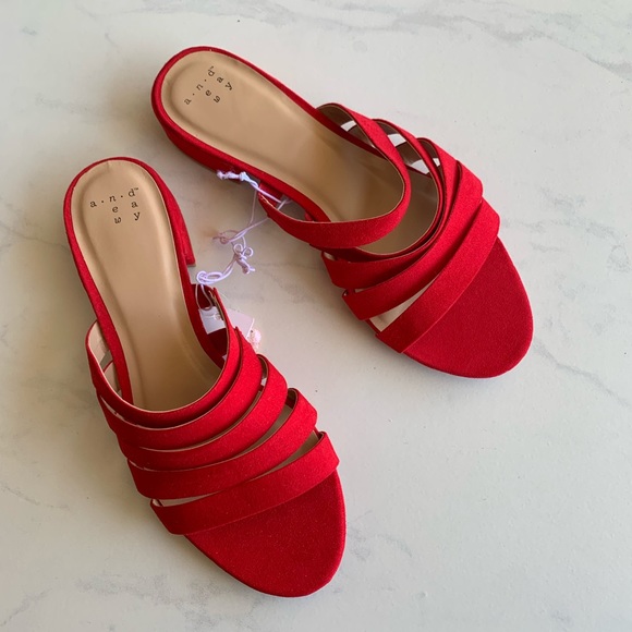 Red sandals - Picture 1 of 8